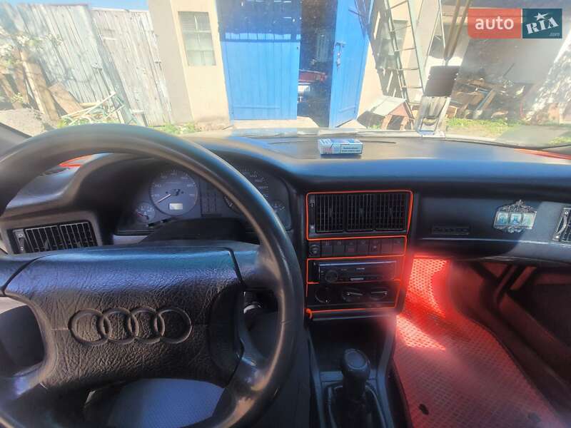 Седан Audi A4 1994 в Славуте