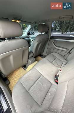 Седан Audi A4 2005 в 