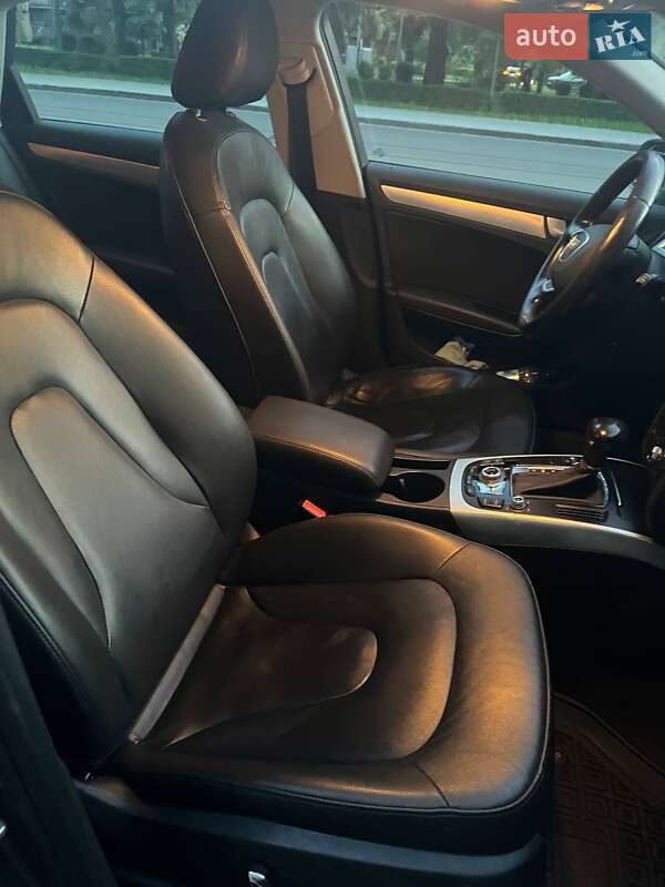 Седан Audi A4 2013 в Киеве