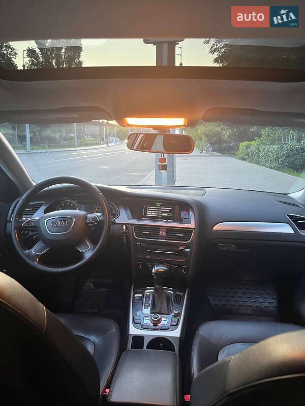 Седан Audi A4 2013 в Киеве