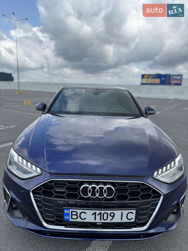 Седан Audi A4 2023 в Львове