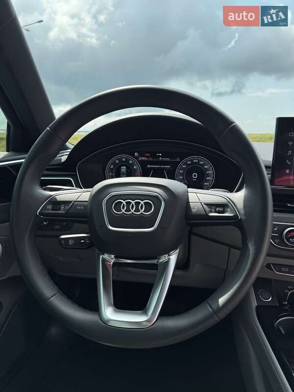 Седан Audi A4 2023 в Львове