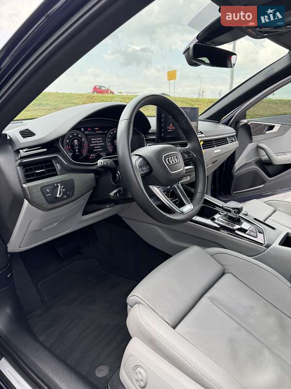 Седан Audi A4 2023 в Львове