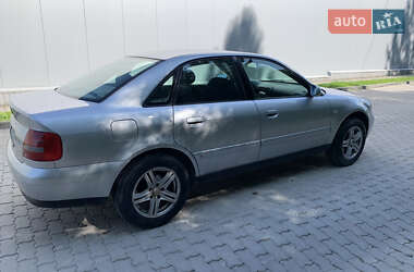 Седан Audi A4 1999 в 