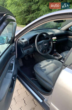 Седан Audi A4 1999 в 