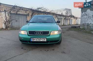 Седан Audi A4 1995 в 