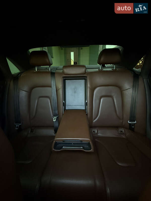 Седан Audi A4 2012 в Ровно