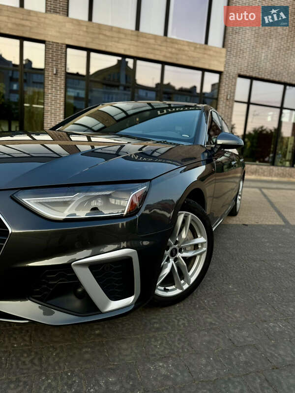 Седан Audi A4 2020 в Івано-Франківську