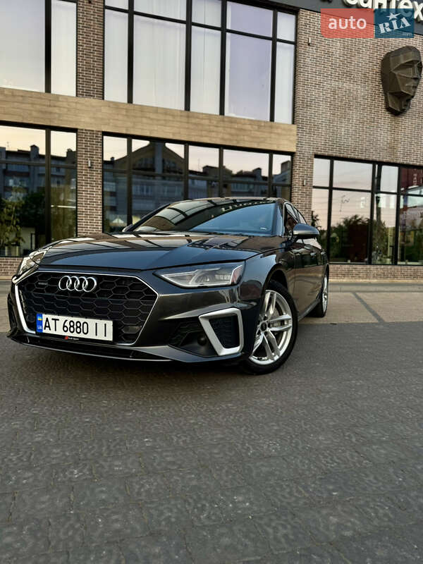 Седан Audi A4 2020 в 