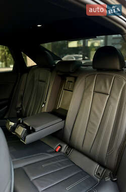 Седан Audi A4 2020 в 