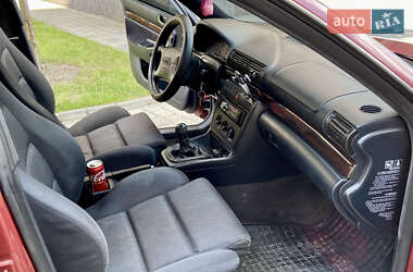 Седан Audi A4 1996 в 