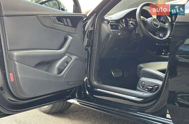 Седан Audi A4 2020 в 