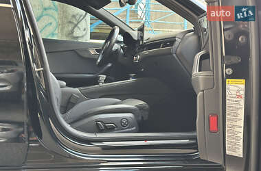 Седан Audi A4 2020 в 