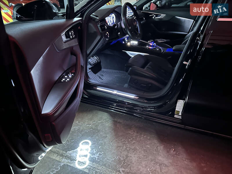 Седан Audi A4 2020 в Києві
