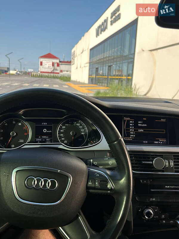 Седан Audi A4 2013 в Луцке