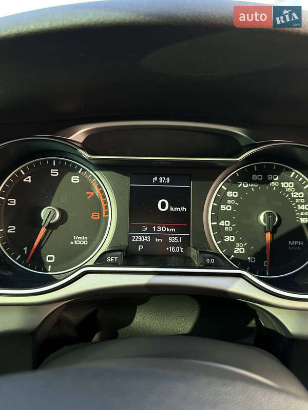 Седан Audi A4 2013 в Луцке