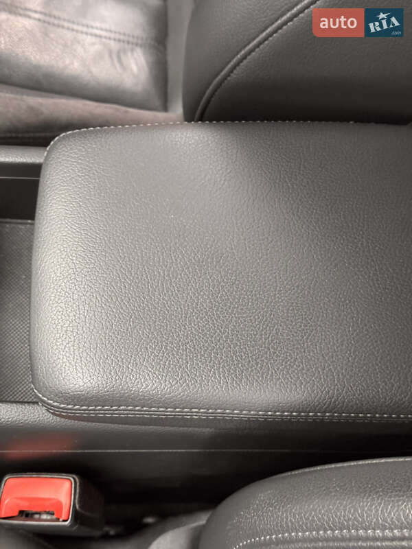 Седан Audi A4 2016 в Одессе