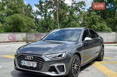 Седан Audi A4 2020 в 
