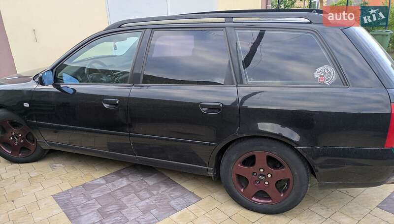 Универсал Audi A4 1999 в Сарнах
