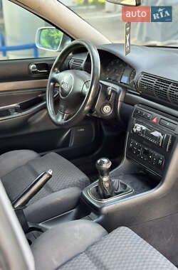 Универсал Audi A4 2000 в 
