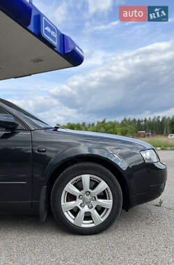 Седан Audi A4 2004 в 