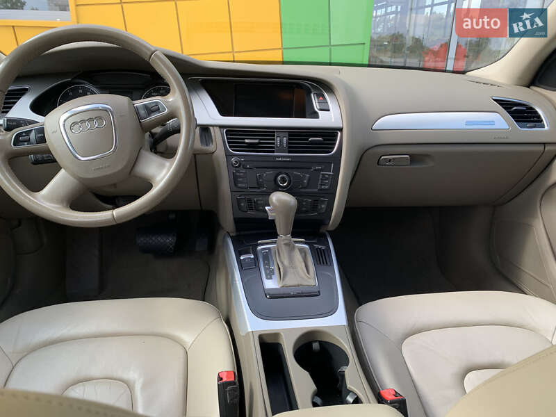 Седан Audi A4 2010 в Ирпене