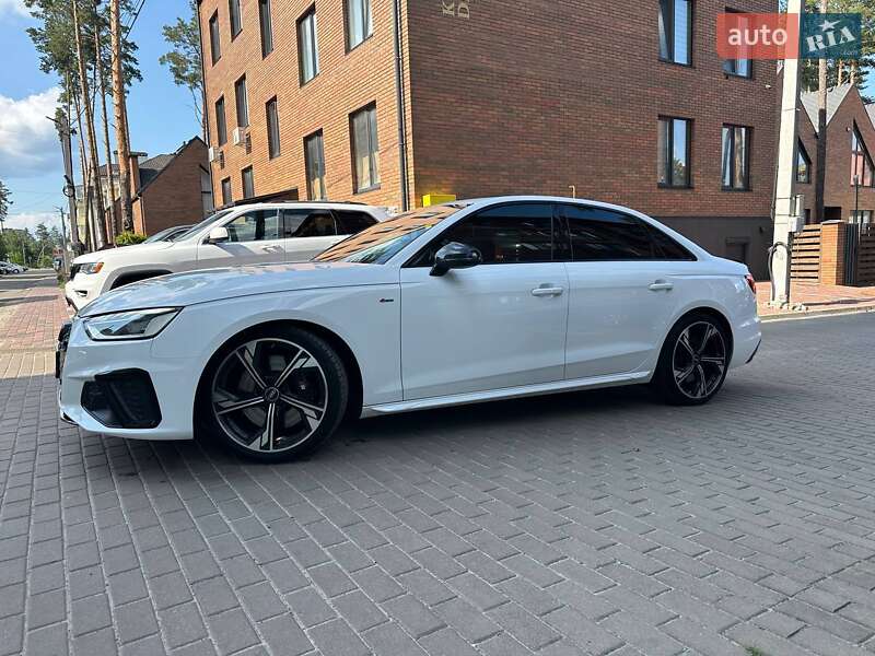 Седан Audi A4 2022 в Киеве
