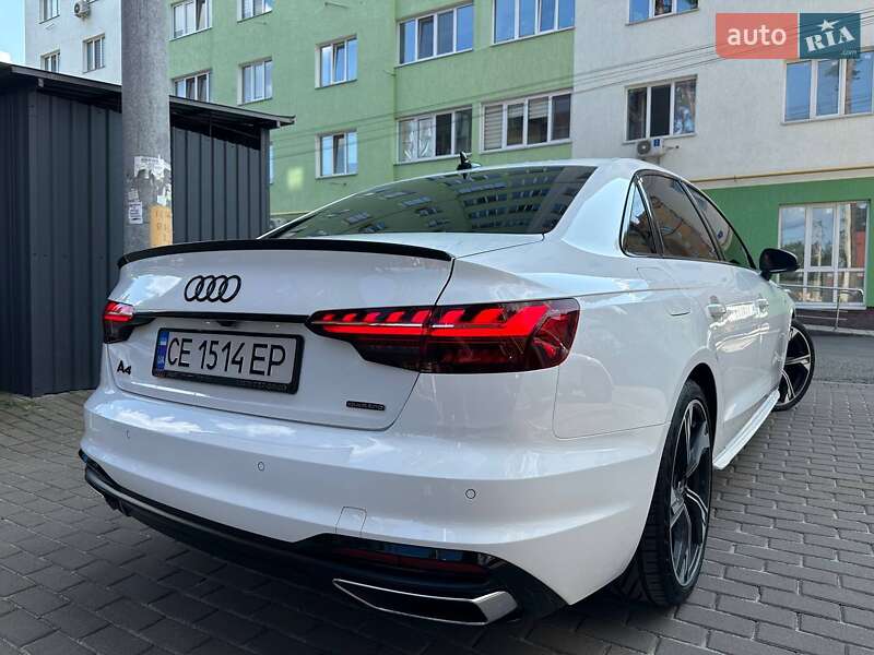 Седан Audi A4 2022 в Киеве