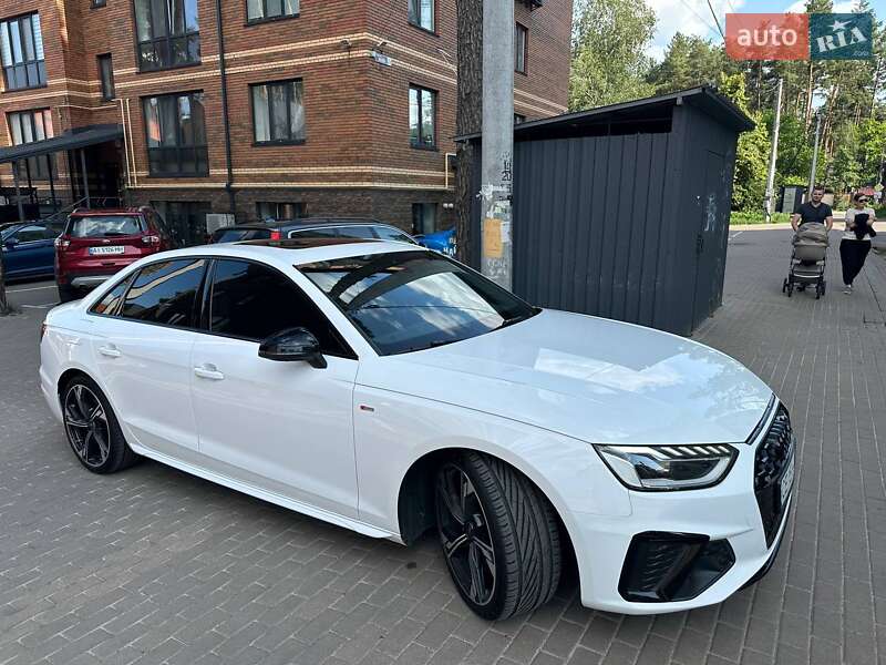 Седан Audi A4 2022 в Киеве