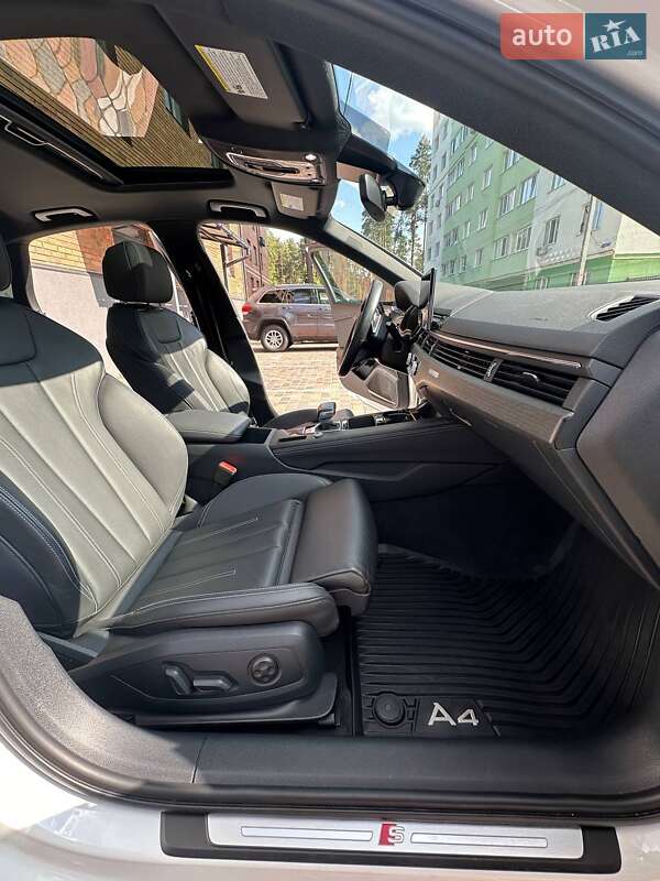 Седан Audi A4 2022 в Киеве