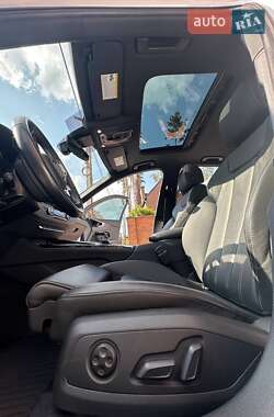 Седан Audi A4 2022 в 