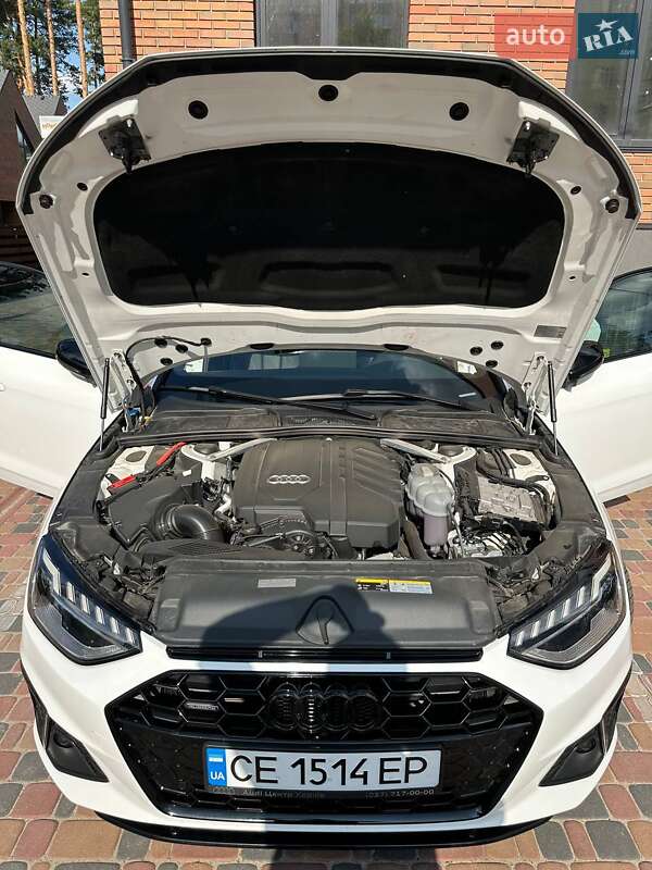 Седан Audi A4 2022 в Киеве