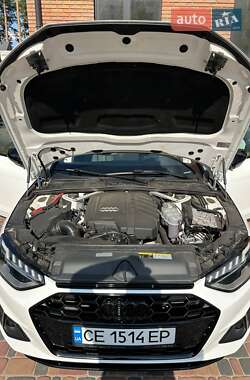 Седан Audi A4 2022 в 