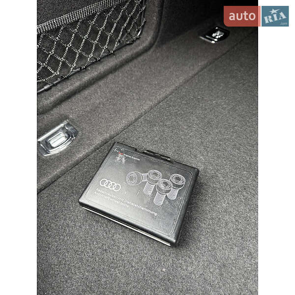 Седан Audi A4 2022 в Киеве