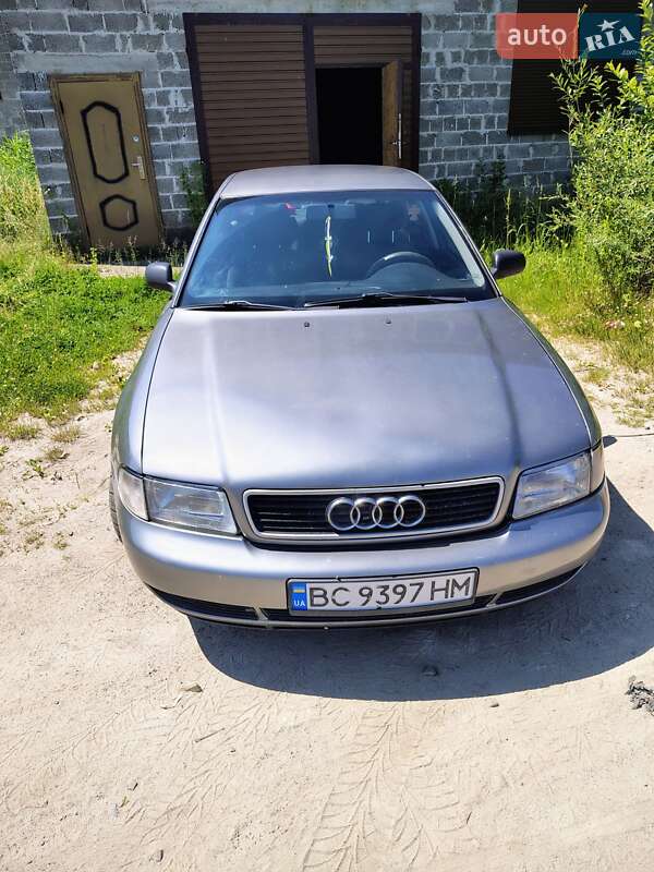 Седан Audi A4 1996 в 