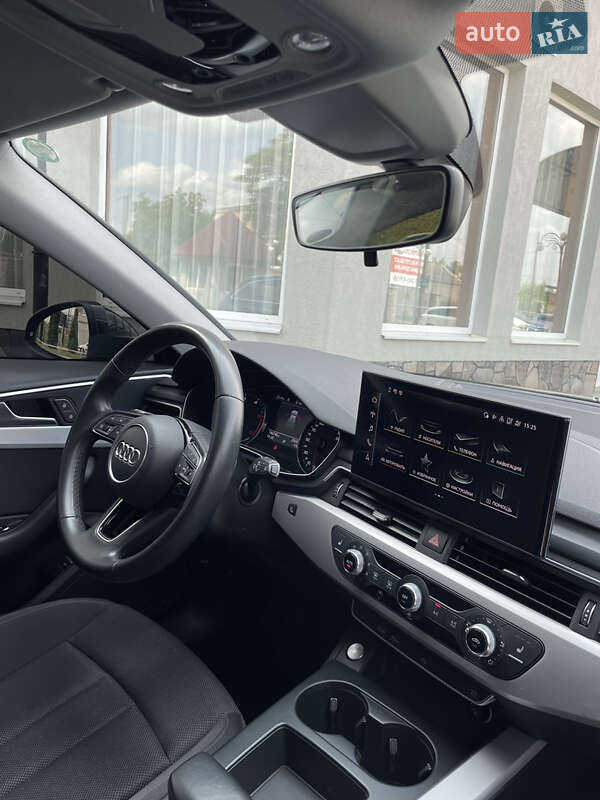 Универсал Audi A4 2021 в Мукачево