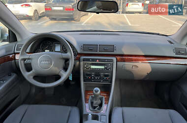 Седан Audi A4 2001 в 