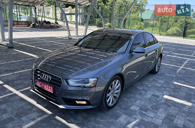 Седан Audi A4 2012 в Львове