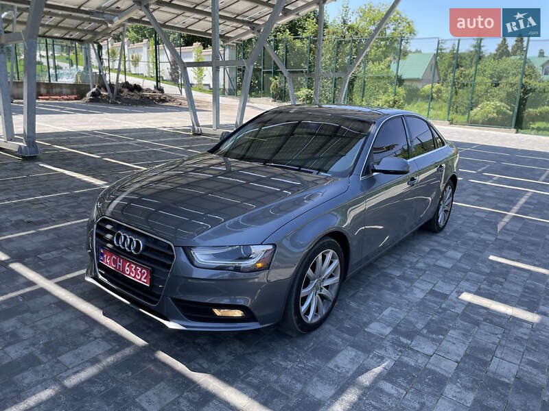 Седан Audi A4 2012 в 