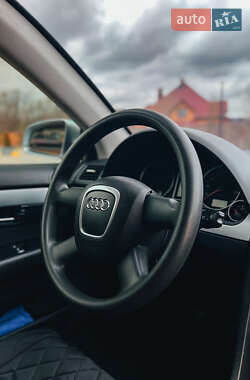 Седан Audi A4 2005 в 