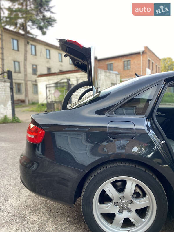 Седан Audi A4 2013 в Чернігові