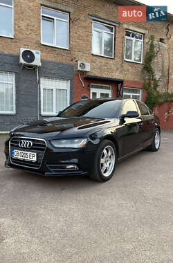 Седан Audi A4 2013 в Чернігові