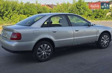 Седан Audi A4 2000 в 