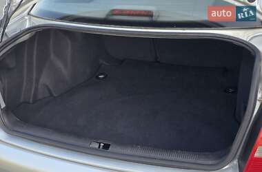 Седан Audi A4 2000 в 