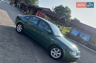 Седан Audi A4 2001 в 