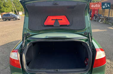 Седан Audi A4 2001 в 