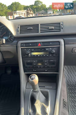 Седан Audi A4 2001 в 