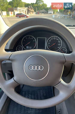 Седан Audi A4 2001 в 
