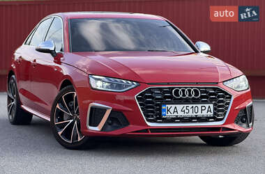 Седан Audi A4 2020 в 