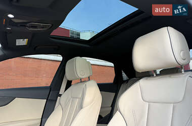 Седан Audi A4 2020 в 